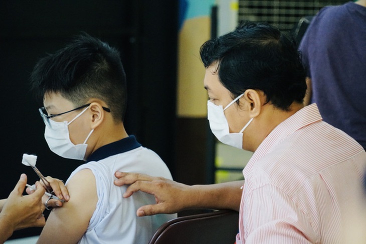 TP.HCM: Số điểm tiêm vaccine phòng COVID-19 cho trẻ em đã lên 182 điểm - Ảnh 1. TP.HCM: Số điểm tiêm vaccine phòng COVID-19 cho trẻ em đã lên 182 điểm - Ảnh 1.