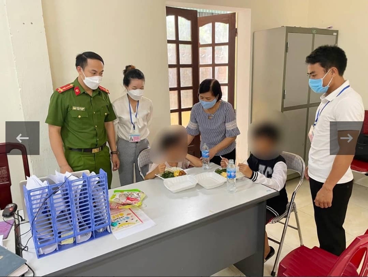 Vụ bé gái bị lột quần áo, treo lên trần nhà: Trút giận lên người đứa trẻ mới 11 tuổi để giải tỏa bực tức trong người là hành vi tàn nhẫn? - Ảnh 3. Vụ bé gái bị lột quần áo, treo lên trần nhà: Trút giận lên người đứa trẻ mới 11 tuổi để giải tỏa bực tức trong người là hành vi tàn nhẫn? - Ảnh 3.