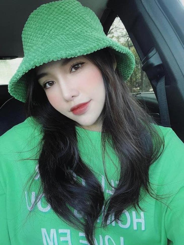 Lưu Đê Ly khoe không gian nhà đang sống trên hội Nghiện nhà, dân mạng nhận xét thế nào? - Ảnh 1. Lưu Đê Ly khoe không gian nhà đang sống trên hội Nghiện nhà, dân mạng nhận xét thế nào? - Ảnh 1.