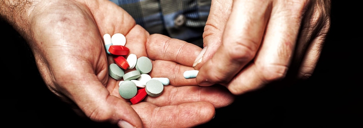 Cẩn trọng sử dụng thuốc giảm đau tramadol cho người cao tuổi - Ảnh 1. Cẩn trọng sử dụng thuốc giảm đau tramadol cho người cao tuổi - Ảnh 1.