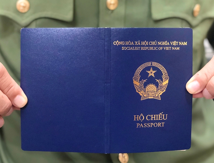 Tây Ban Nha công nhận lại hộ chiếu mẫu mới của Viêt Nam - Ảnh 2.