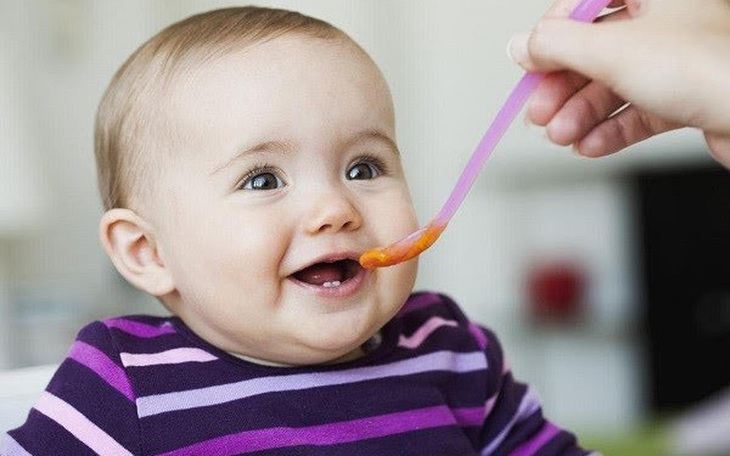 Hướng dẫn ăn dặm đúng cách cho trẻ để tốt cho hệ tiêu hóa