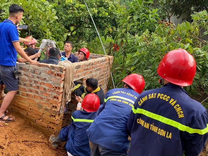 Sửa đường dẫn nước sinh hoạt, người phụ nữ trượt chân xuống đáy giếng tử vong - Ảnh 5.