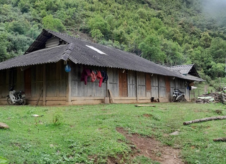 Nghẹn khóc trước gia cảnh của nữ sinh 16 tuổi bị sát hại, hiếp dâm ở Sơn La - Ảnh 2. Nghẹn khóc trước gia cảnh của nữ sinh 16 tuổi bị sát hại, hiếp dâm ở Sơn La - Ảnh 2.