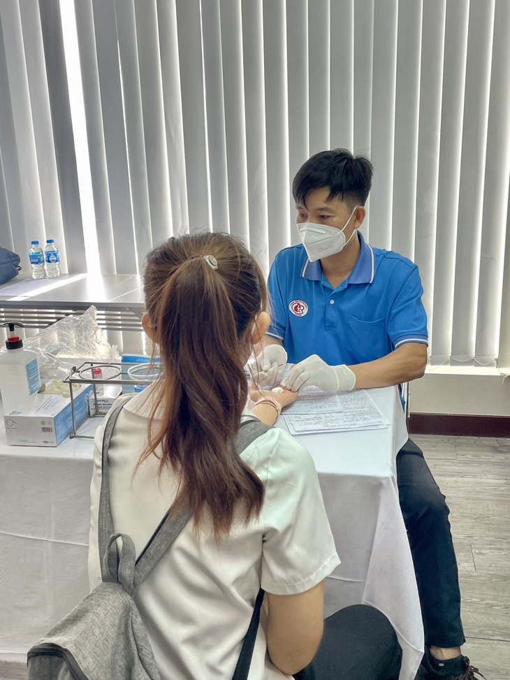 Ngày hội hiến máu Cathay Life  - Ảnh 2.