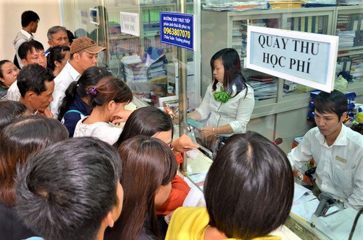 Tăng học phí ở các trường tự chủ tài chính - Áp lực dồn lên vai người học - Ảnh 2.