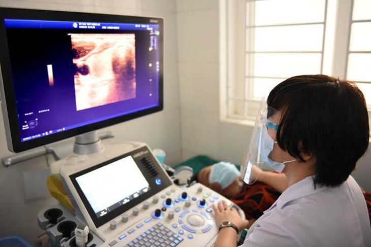 Bệnh viện Nội tiết Nghệ An tiên phong điều trị bướu tuyến giáp - Ảnh 5.