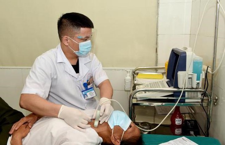 Bệnh viện Nội tiết Nghệ An tiên phong điều trị bướu tuyến giáp - Ảnh 6.