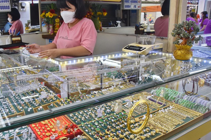 Giá vàng ngày 1/9 lao xuống đáy sâu - Ảnh 1.