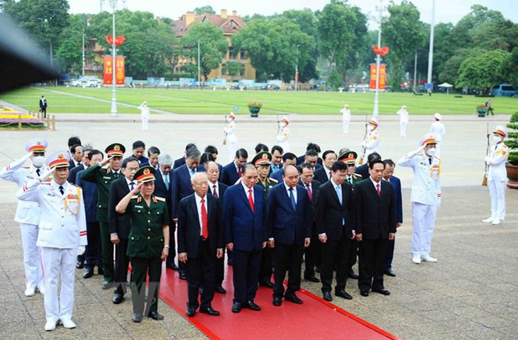 Lãnh đạo Đảng, Nhà nước vào Lăng viếng Bác dịp 77 năm Quốc khánh - Ảnh 1.