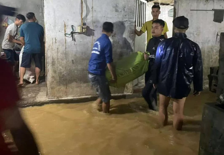 Người trúng đấu giá được giữ lại biển số khi bán ôtô; thầy giáo dùng thước, mũ bảo hiểm đánh 2 học sinh hiện ra sao? - Ảnh 5.