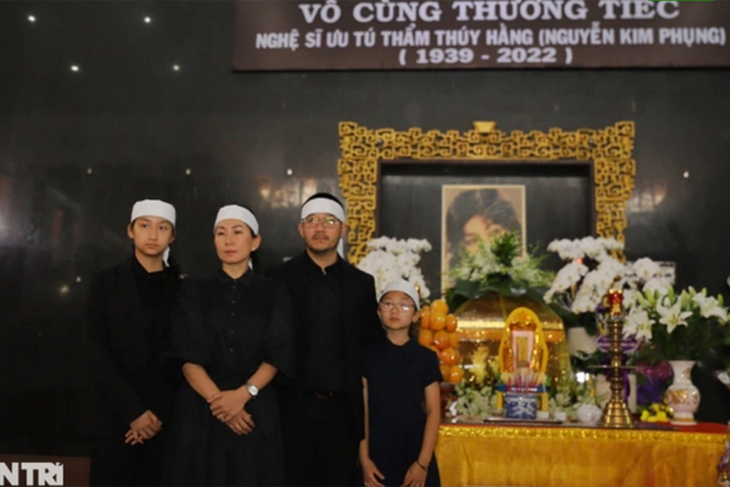 Xúc động lời kể về mẹ của con trai Thẩm Thúy Hằng trong phút giây tiễn biệt - Ảnh 4.