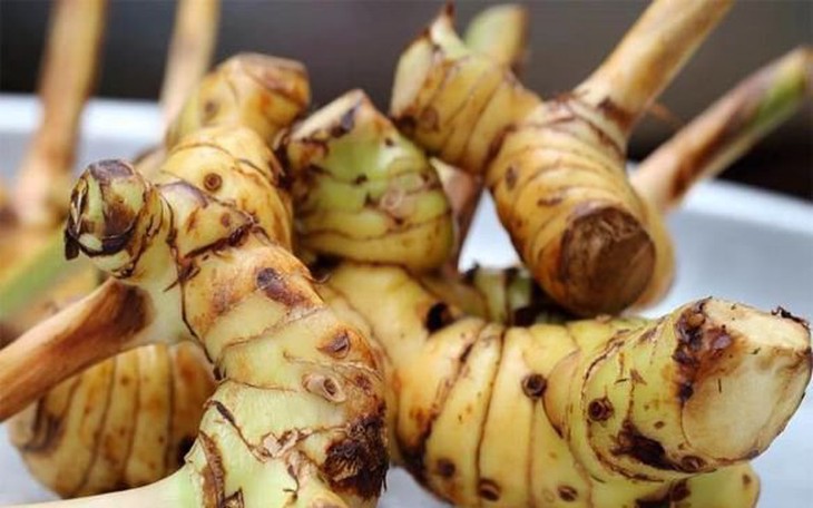 Riềng kích thích tiêu hóa, chữa đầy hơi, đau bụng