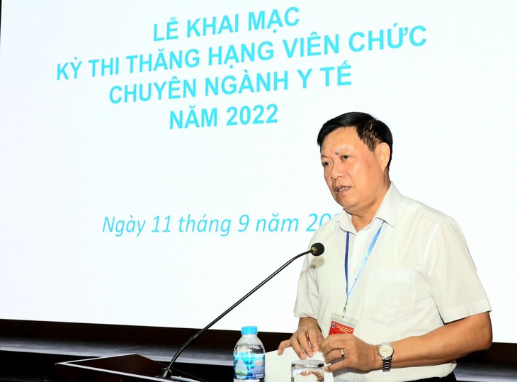 Gần 2.000 thí sinh tham dự kỳ thi thăng hạng chức danh nghề nghiệp viên chức chuyên ngành y tế năm 2022 - Ảnh 1.