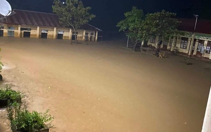 Sập cầu treo, lũ cuốn trôi người, trường ‘biến’ thành sông do mưa lớn ở Sơn La