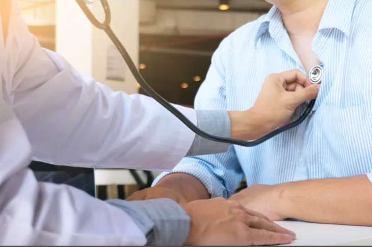 Những dấu hiệu cảnh báo cục máu đông mà bạn nên lưu ý - Ảnh 2.