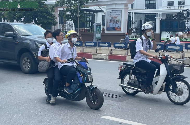 Học sinh Hà Nội "lách luật" đi xe máy điện, xe đạp điện  - Ảnh 9.