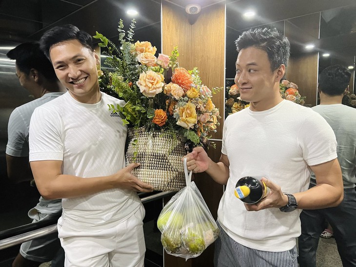 Hồng Đăng liên tục khoe ảnh chúc mừng sinh nhật Mạnh Trường bất chấp dư luận trái chiều - Ảnh 2.