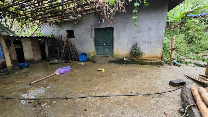 Người đàn ông mù bị bạn nhậu dùng điếu cày đánh tử vong ở Lào Cai - Ảnh 3. Người đàn ông mù bị bạn nhậu dùng điếu cày đánh tử vong ở Lào Cai - Ảnh 3.