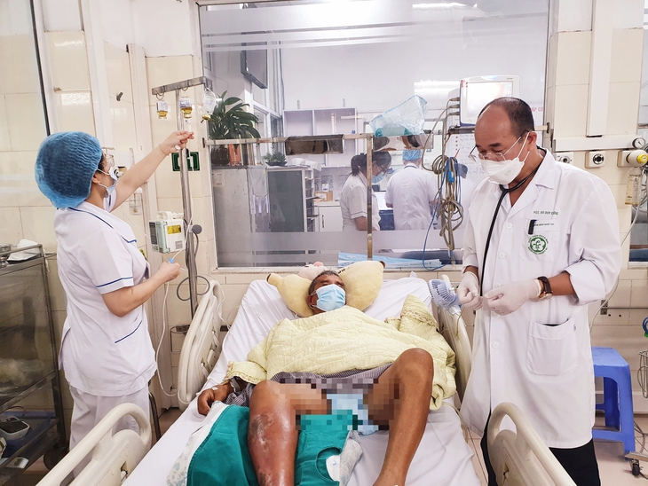 Lão nông nuôi tôm mắc phải loại vi khuẩn dễ gây suy đa tạng, tỉ lệ tử vong cao - Ảnh 3.