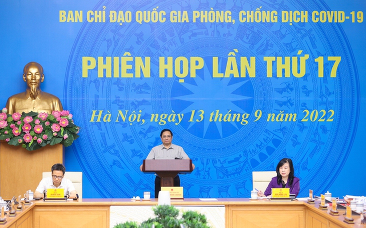 Thủ tướng: Sớm khắc phục tình trạng thiếu thuốc, đẩy nhanh tiêm chủng vaccine COVID-19