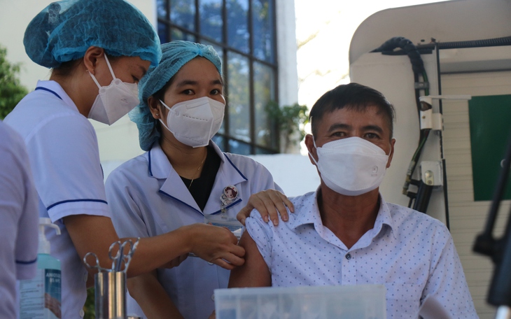 Vaccine COVID-19 vẫn đang làm tốt vai trò bảo vệ con người trước dịch bệnh