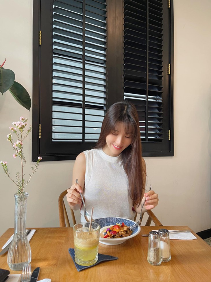 Chế độ ăn đặc biệt giúp Diễm My 9X ngày càng trẻ đẹp, sexy - Ảnh 2.