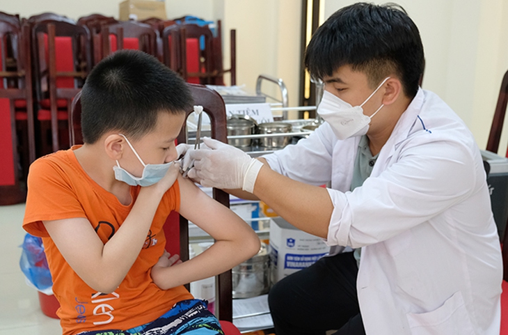 Liên Bộ Y tế - GD&ĐT: Tăng cường tiêm vaccine COVID-19 cho trẻ mầm non, học sinh trong nhà trường - Ảnh 1. Liên Bộ Y tế - GD&ĐT: Tăng cường tiêm vaccine COVID-19 cho trẻ mầm non, học sinh trong nhà trường - Ảnh 1.