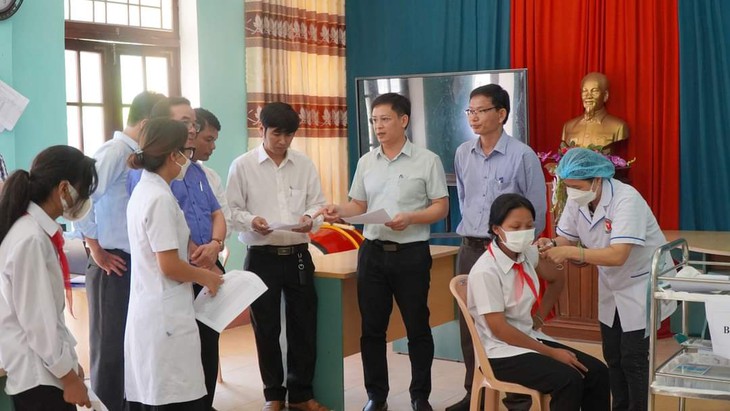 Vaccine COVID-19 vẫn đang làm tốt vai trò bảo vệ con người trước dịch bệnh - Ảnh 3.