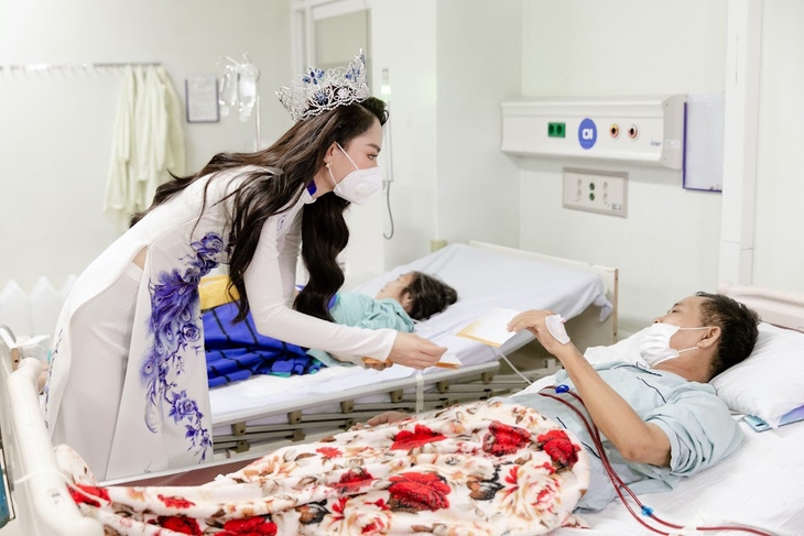 Lý do Hoa hậu Mai Phương bán vương miện chỉ sau 1 tháng đăng quang - Ảnh 3. Lý do Hoa hậu Mai Phương bán vương miện chỉ sau 1 tháng đăng quang - Ảnh 3.
