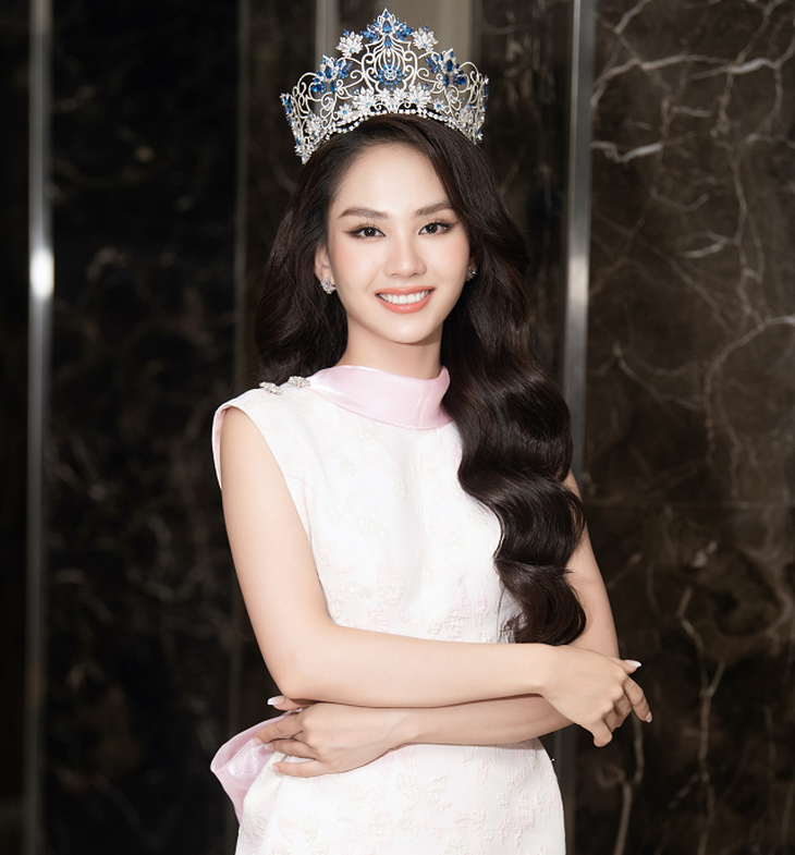 Lý do Hoa hậu Mai Phương bán vương miện chỉ sau 1 tháng đăng quang - Ảnh 1. Lý do Hoa hậu Mai Phương bán vương miện chỉ sau 1 tháng đăng quang - Ảnh 1.