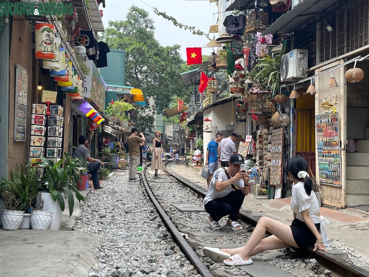 Người Hà Nội muốn "phố đường tàu" thành điểm hút khách du lịch - Ảnh 8.