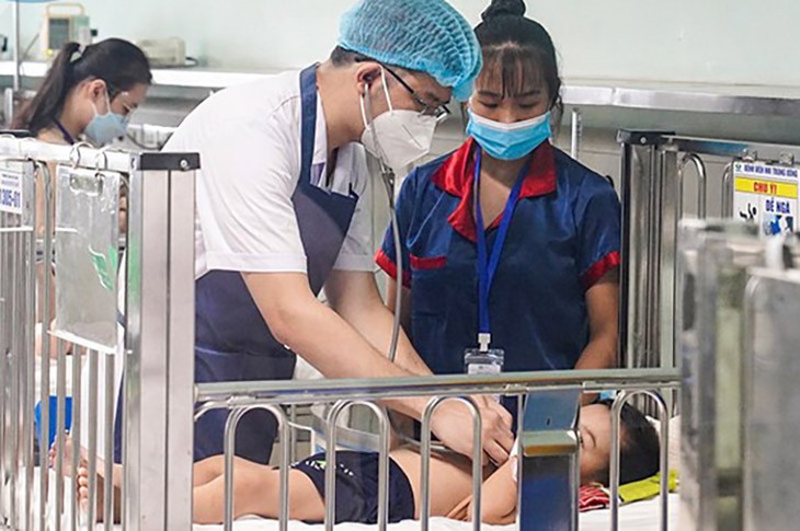 Hơn 300 trẻ nhập viện, 6 ca tử vong do virus Adeno, Bộ Y tế yêu cầu tăng cường giám sát, không để bùng dịch - Ảnh 1. Hơn 300 trẻ nhập viện, 6 ca tử vong do virus Adeno, Bộ Y tế yêu cầu tăng cường giám sát, không để bùng dịch - Ảnh 1.