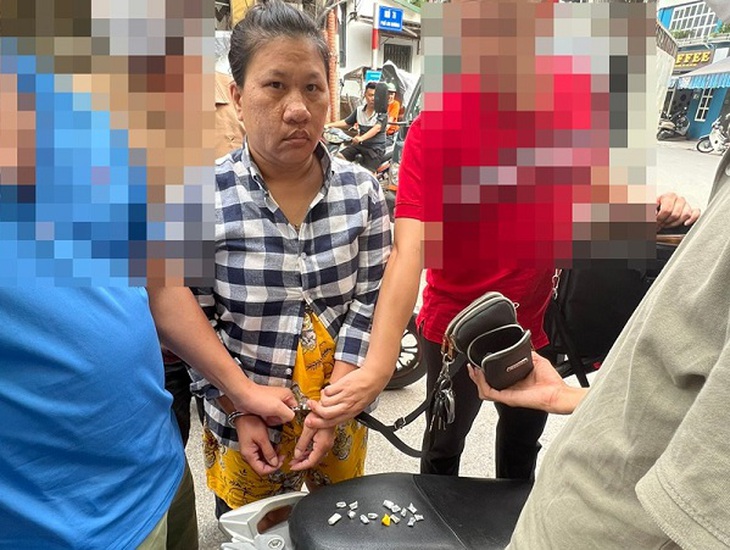 “Nữ quái” mang 3 tiền án vẫn tiếp tục mua bán heroin - Ảnh 2.