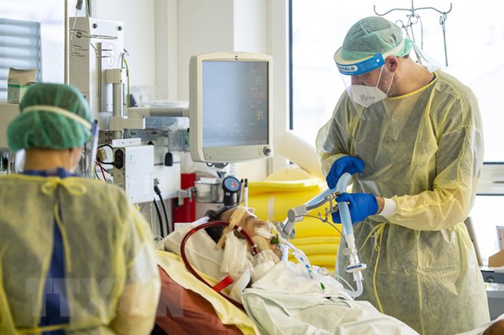 WHO khuyến cáo không nên sử dụng kết hợp 2 liệu pháp chống COVID-19 - Ảnh 1.