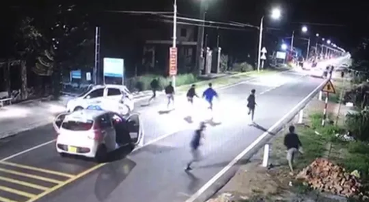 Bắt giữ 16 thanh niên trong vụ 'hỗn chiến' ở Đồng Nai - Ảnh 1. Bắt giữ 16 thanh niên trong vụ 'hỗn chiến' ở Đồng Nai - Ảnh 1.