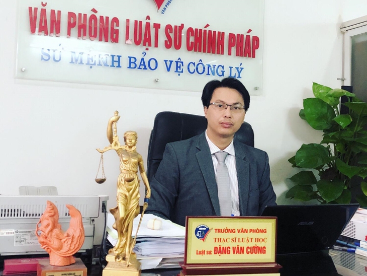Lái xe taxi có vai trò và trách nhiệm gì trong vụ nam thanh niên bị đâm tử vong trên phố Láng Hạ? - Ảnh 3. Lái xe taxi có vai trò và trách nhiệm gì trong vụ nam thanh niên bị đâm tử vong trên phố Láng Hạ? - Ảnh 3.