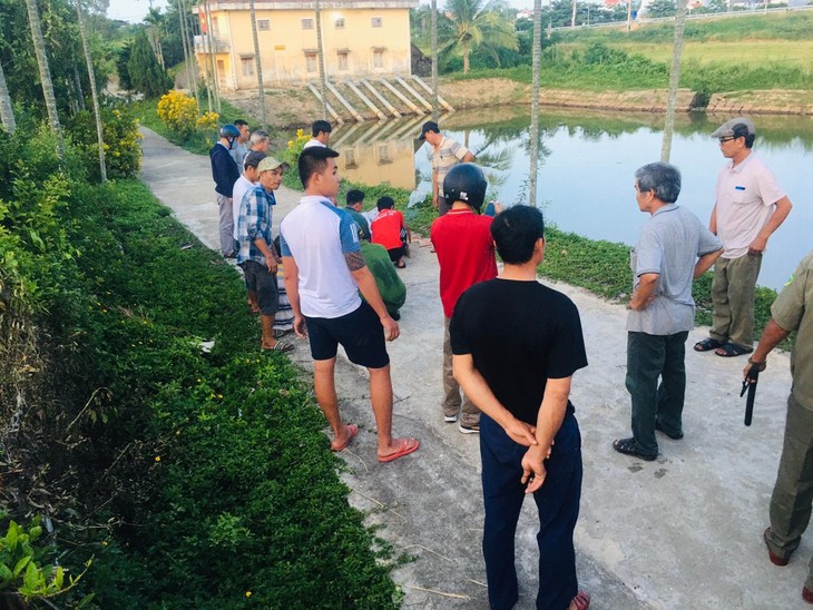 Hé lộ nguyên nhân vụ thi thể nam sinh nổi giữa trạm bơm nước - Ảnh 1.