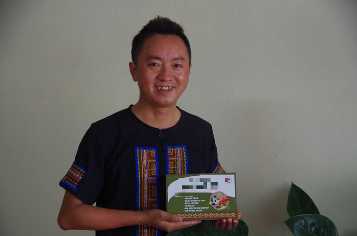 Chàng trai người Mông phát huy bài thuốc gia truyền cứu bệnh nhân nghèo - Ảnh 1.