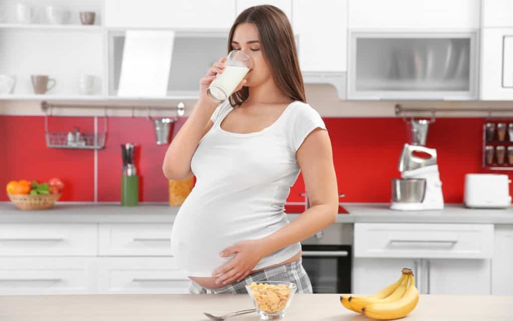 Vì sao phải duy trì đủ lượng vitamin D cho phụ nữ mang thai?