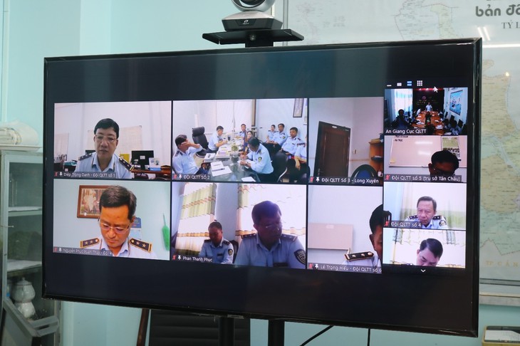 Các Đội họp trực tuyến báo cáo tình hình giám sát kinh doanh xăng dầu trên địa bàn quản lý Các Đội họp trực tuyến báo cáo tình hình giám sát kinh doanh xăng dầu trên địa bàn quản lý