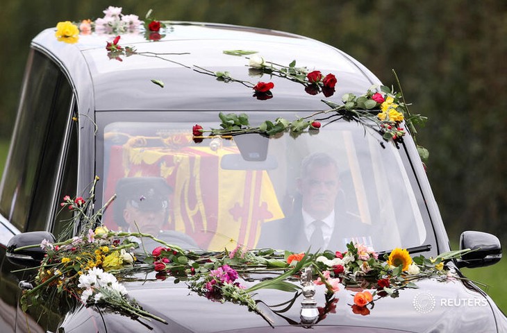 Những hình ảnh cảm động trong tang lễ Nữ hoàng Anh Elizabeth II - Ảnh 9.