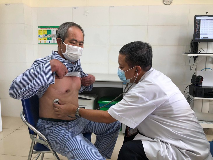 Bệnh nhân ghép phổi: Mỗi ngày tôi lao động 5 tiếng, một năm nay tự đi khám bệnh - Ảnh 4.