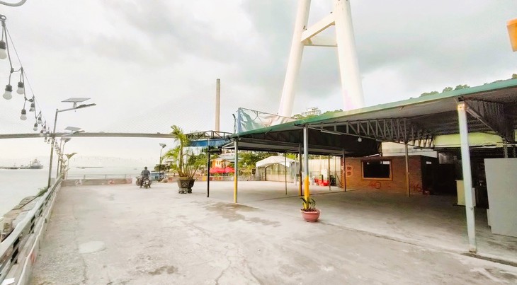 Quảng Ninh: Chính quyền vào cuộc vụ "phố nhậu" ở cảng tàu khách Hòn Gai Vinashin - Ảnh 6. Quảng Ninh: Chính quyền vào cuộc vụ "phố nhậu" ở cảng tàu khách Hòn Gai Vinashin - Ảnh 6.