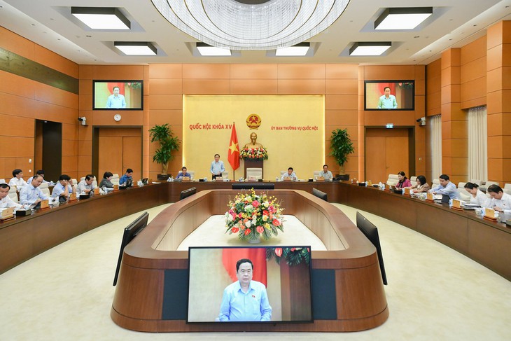 Nhiều ý kiến trái chiều xung quanh việc cấm hành vi thu dung, khuyến mại người đến khám, chữa bệnh - Ảnh 2. Nhiều ý kiến trái chiều xung quanh việc cấm hành vi thu dung, khuyến mại người đến khám, chữa bệnh - Ảnh 2.