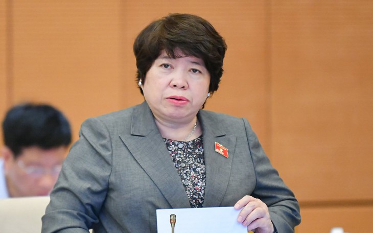 Nhiều ý kiến trái chiều về việc cấm hành vi thu dung, khuyến mại người đến khám, chữa bệnh