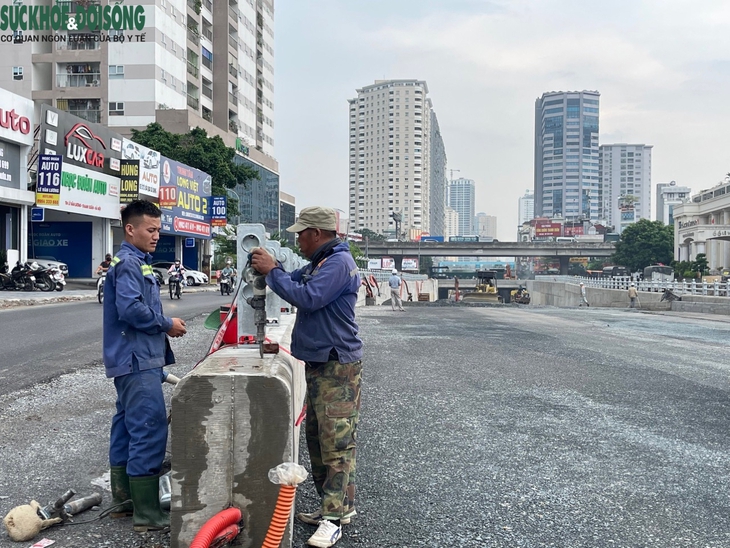 Hầm chui Lê Văn Lương 700 tỷ sắp cán đích - Ảnh 9.