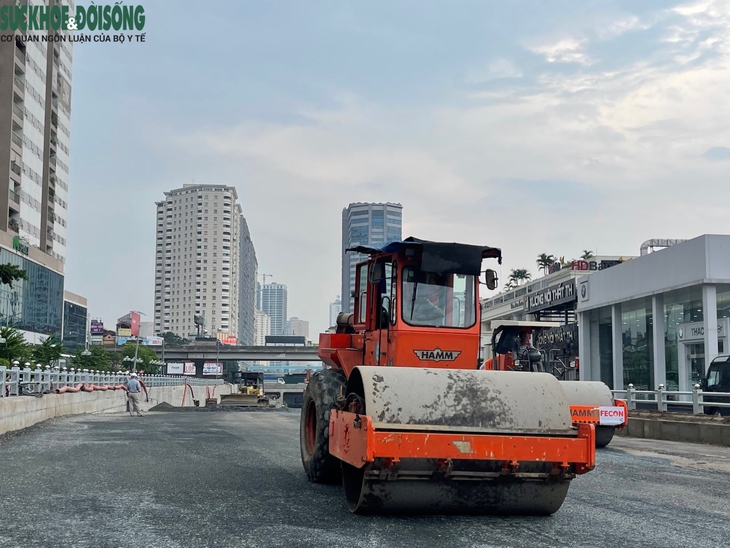 Hầm chui Lê Văn Lương 700 tỷ sắp cán đích - Ảnh 12.
