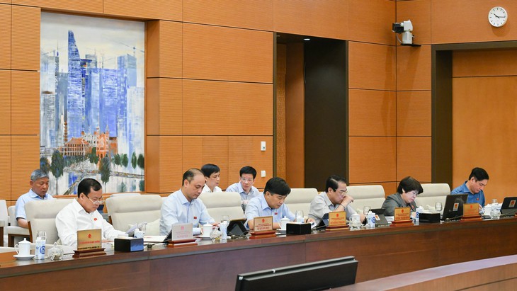 Cố gắng từng ngày, từng giờ, làm ngày làm đêm để hoàn thành dự án Luật Khám bệnh, chữa bệnh (sửa đổi) - Ảnh 3. Cố gắng từng ngày, từng giờ, làm ngày làm đêm để hoàn thành dự án Luật Khám bệnh, chữa bệnh (sửa đổi) - Ảnh 3.