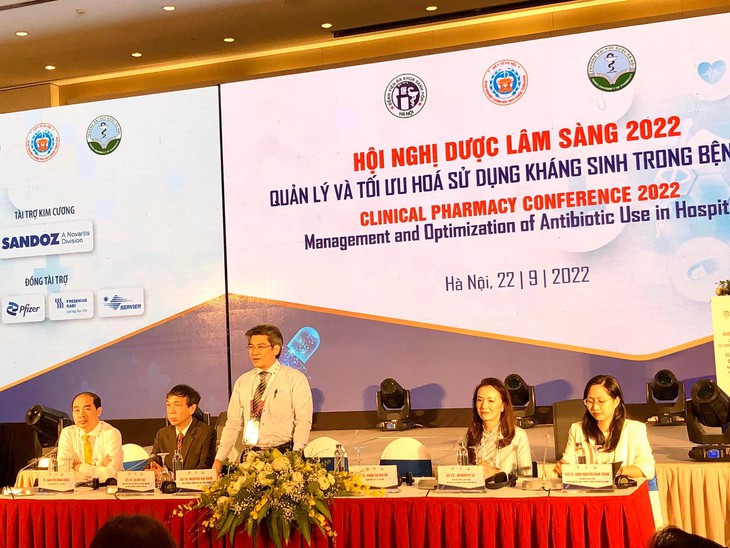 Lạm dụng, sử dụng kháng sinh không hợp lý làm tăng tình trạng kháng thuốc trong bệnh viện - Ảnh 2. Lạm dụng, sử dụng kháng sinh không hợp lý làm tăng tình trạng kháng thuốc trong bệnh viện - Ảnh 2.